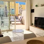 Lovely With Big Sunny Terrace شقة بالم مار