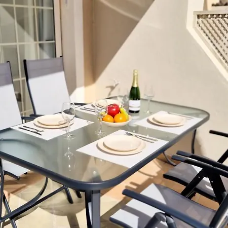 Lovely With Big Sunny Terrace * بالم مار